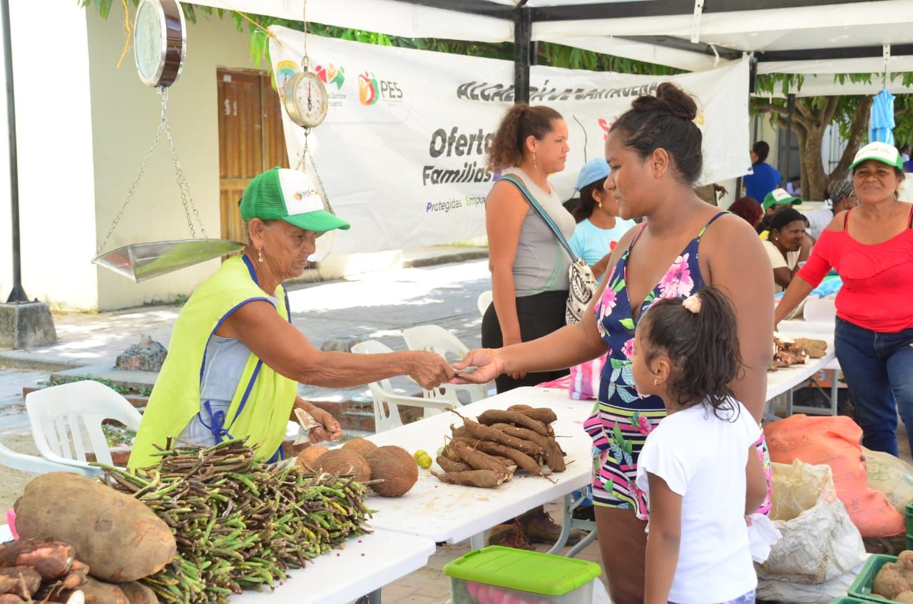 En Los Mercados Campesinos 470 Familias Se Beneficiaron Con Alimentos